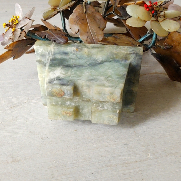 Chinese Vintage Jade Stone Carved Bonsai Tree with Jade and Rose Quartz - Picture 4 of 7